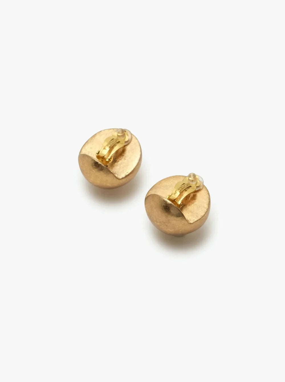 Pendientes cortos MONIES bola pan de oro. Modelo Callao