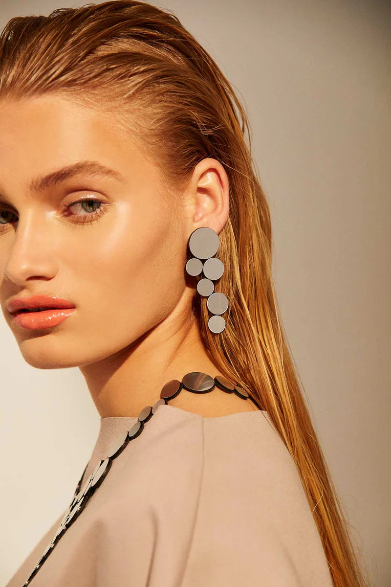 Pendientes círculos plateados acrílicos- efecto espejo