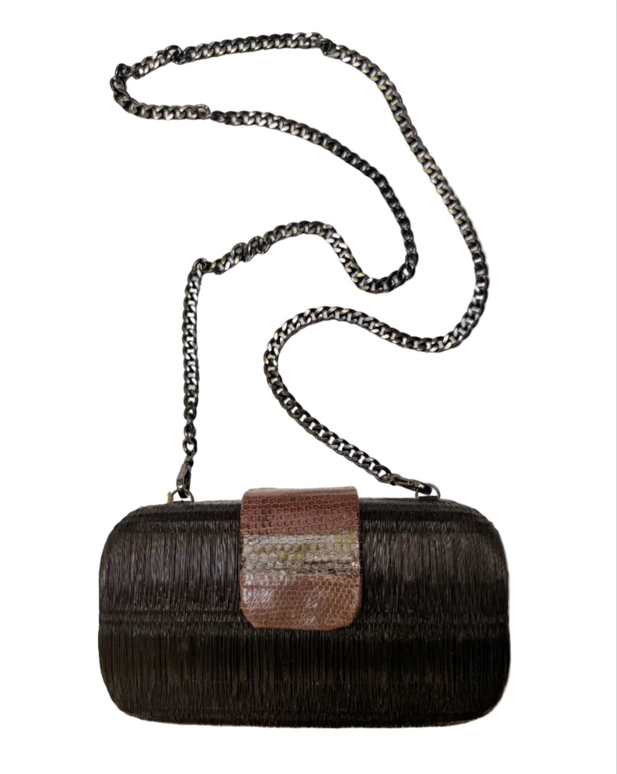 Bolso artesanal en marrones: buntal y piel de serpiente