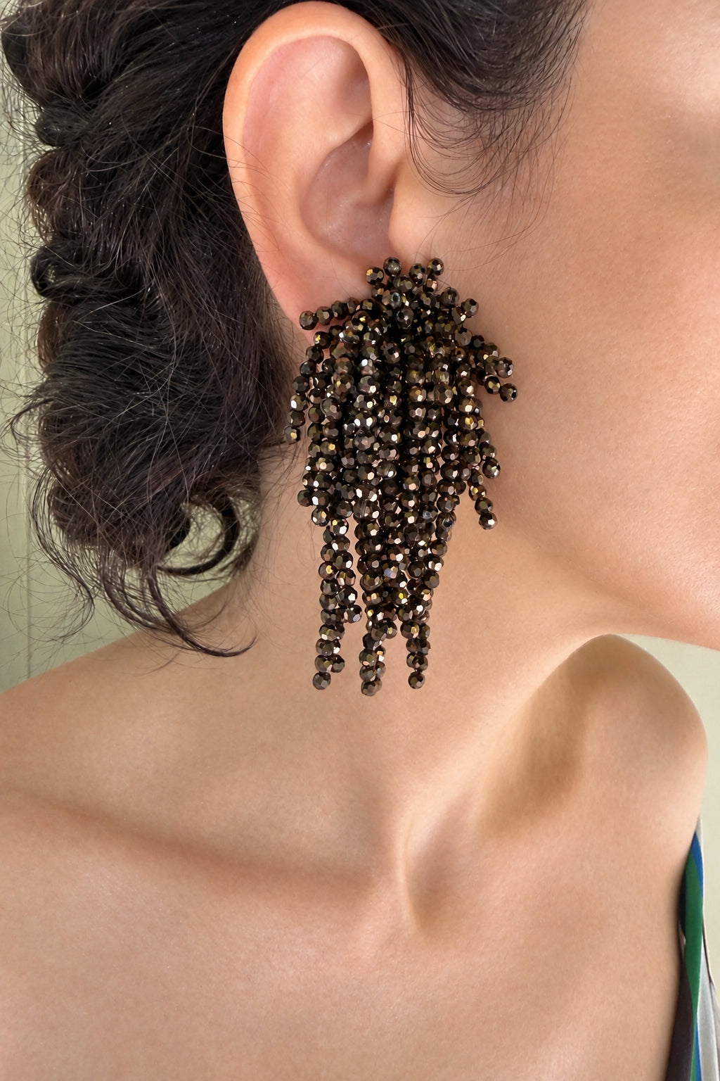 Pendientes cascada de cristal facetado negro