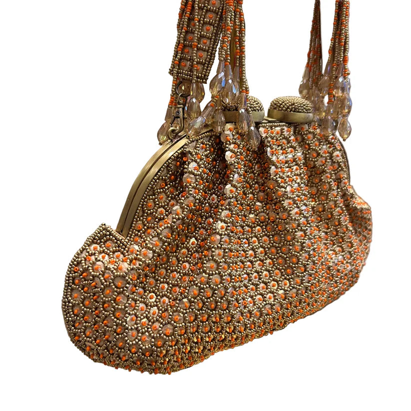 Clutch estilo vintage bordado en lentejuelas oro y naranja