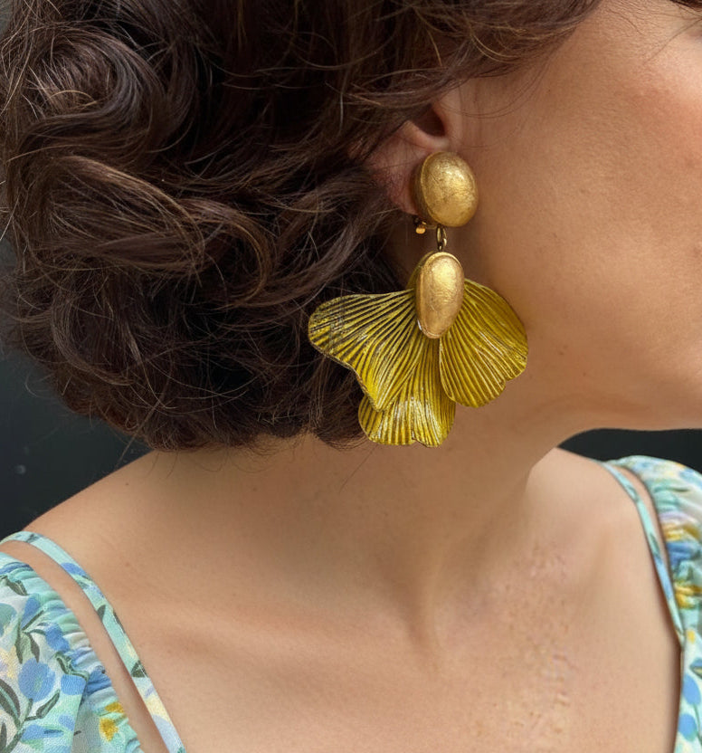 Pendientes alma de resina color oliva y oro