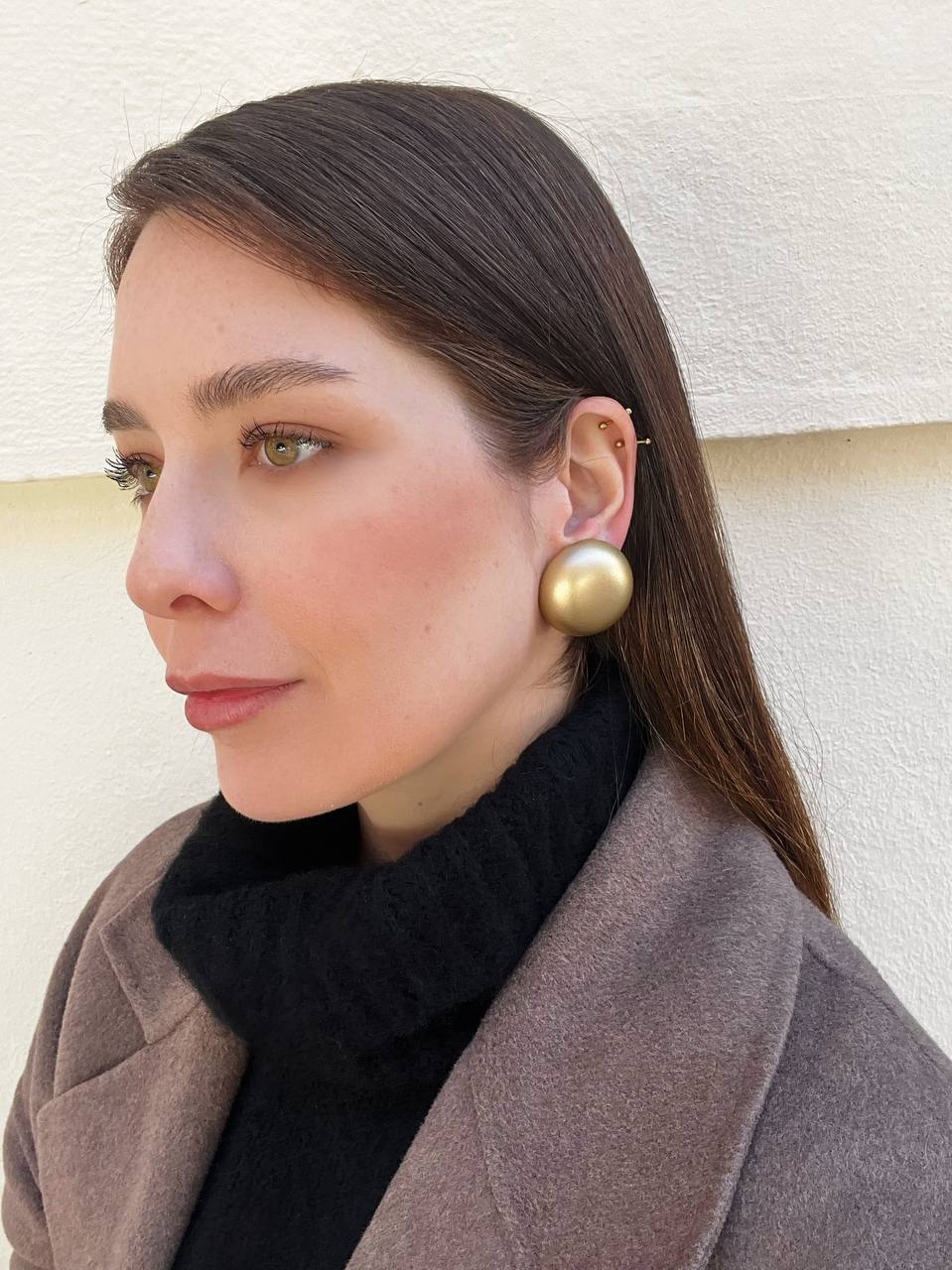 Pendientes de botón de resina italiana en colores sólidos