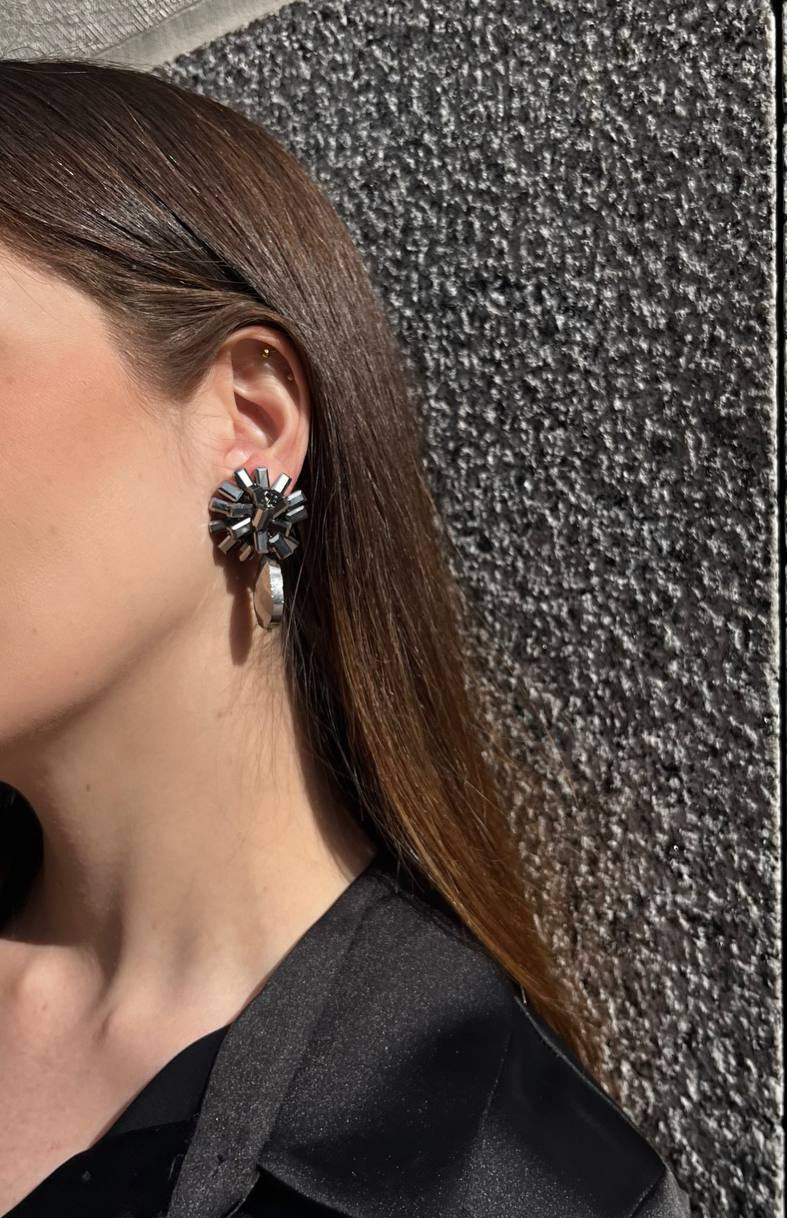 Pendientes gota de cristal y cabezal floral en cristal facetado malva y amatista