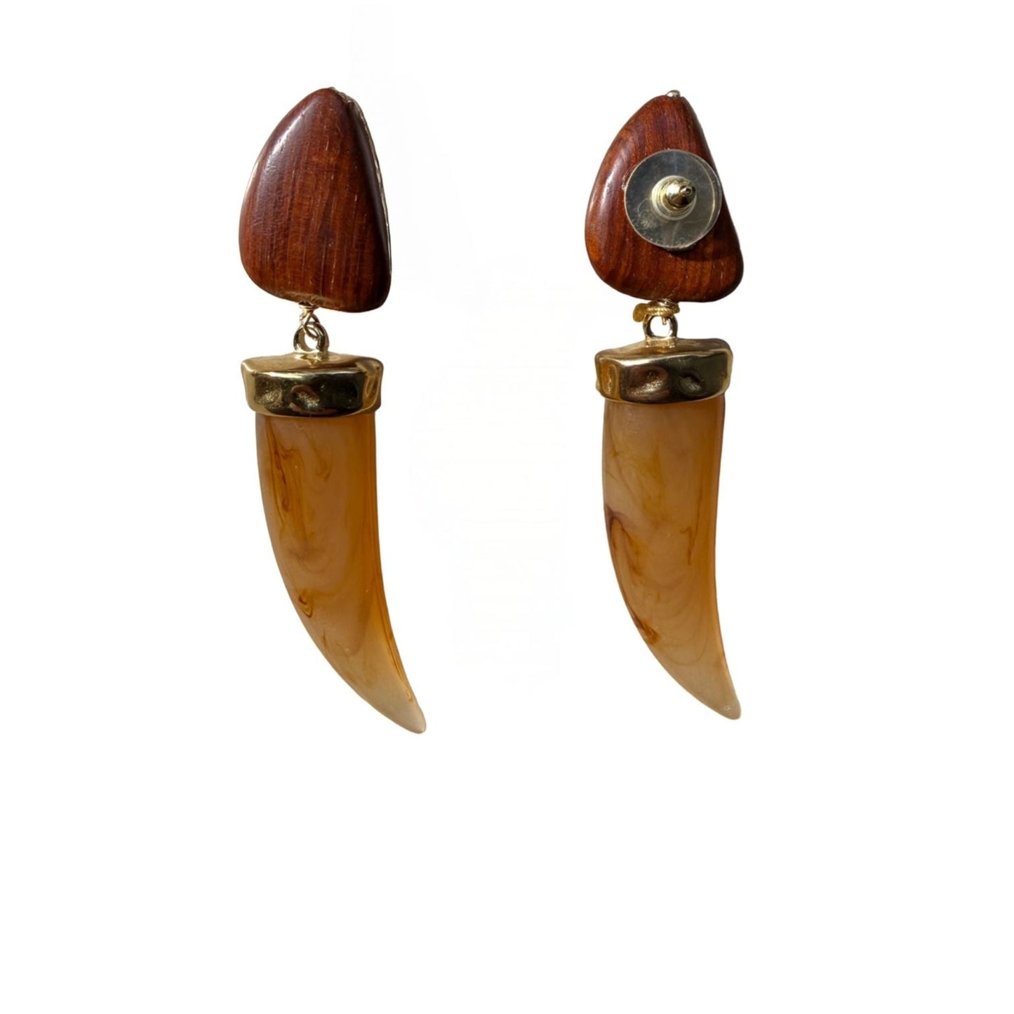Pendientes colmillo en resina color natural y madera – Diseño Fahoma