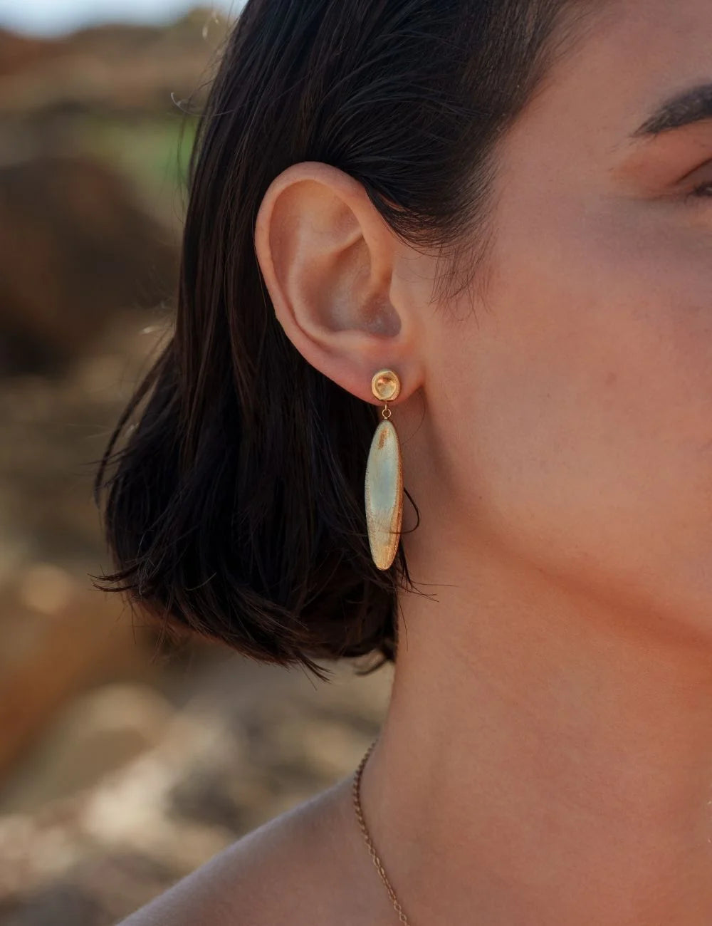 Pendientes lágrima dorada