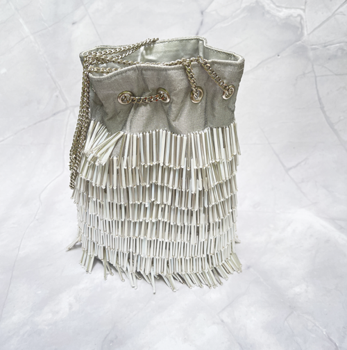 Bolso de fiesta judas con flecos de cristal plateado