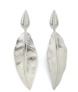 Pendientes hojas plateadas