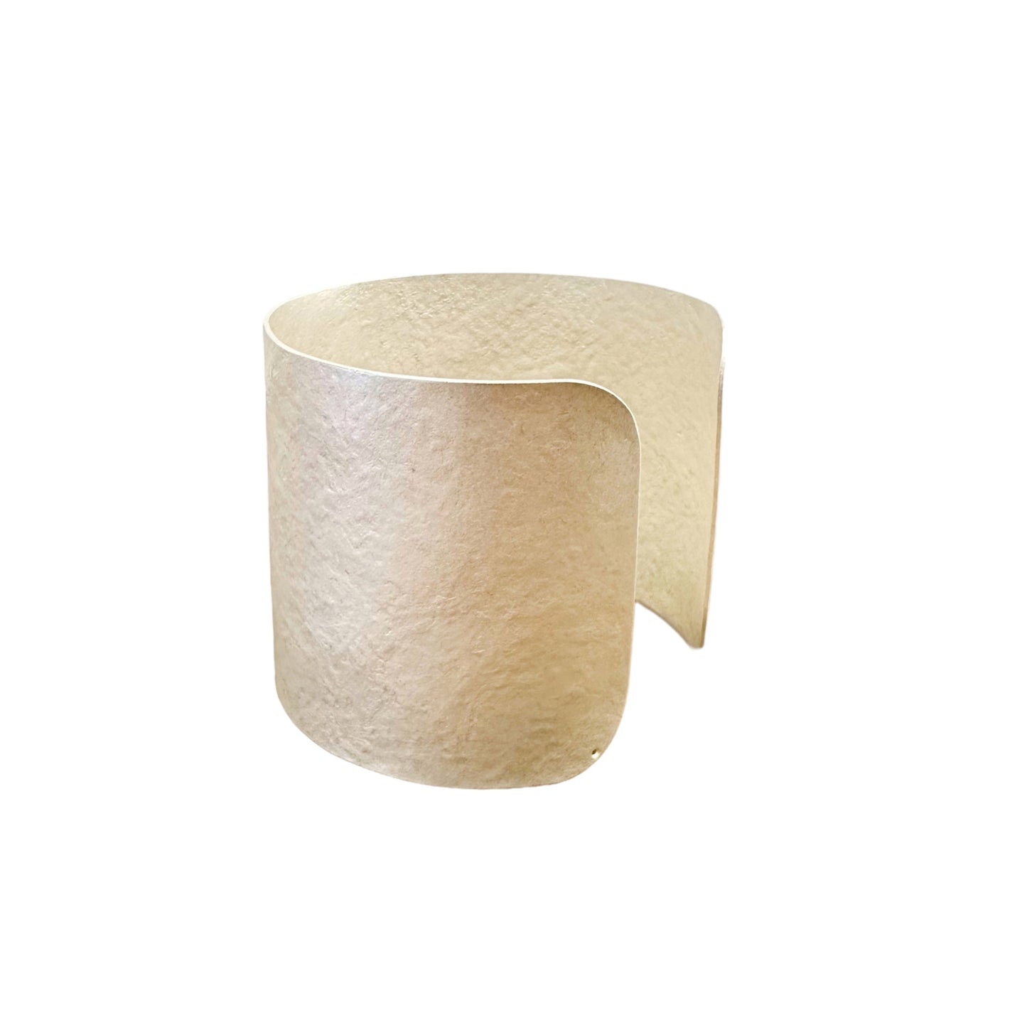 Brazalete de bronce con baño de plata mate liso