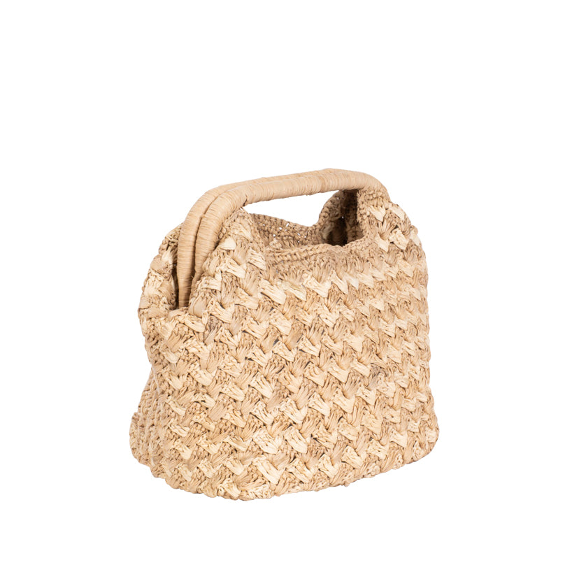Bolso de mano de rafia tejida a crochet color tostado y natural