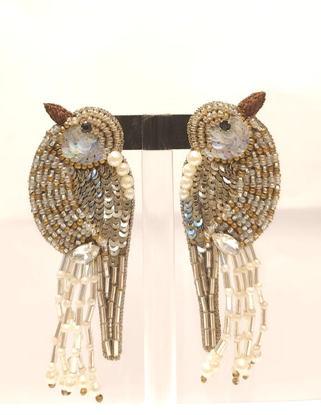 Pendientes pájaros bordados en perla y cristal