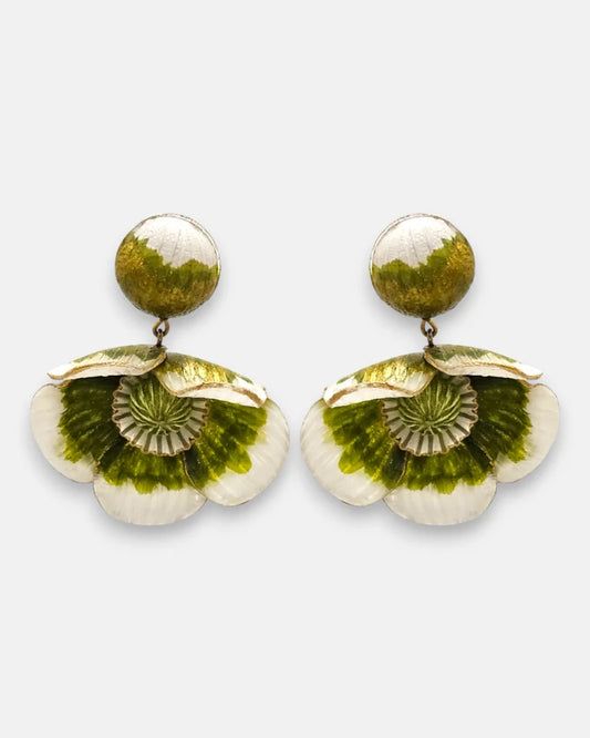 Pendientes florales de resina en oliva  y oro. Arte en bisutería francesa