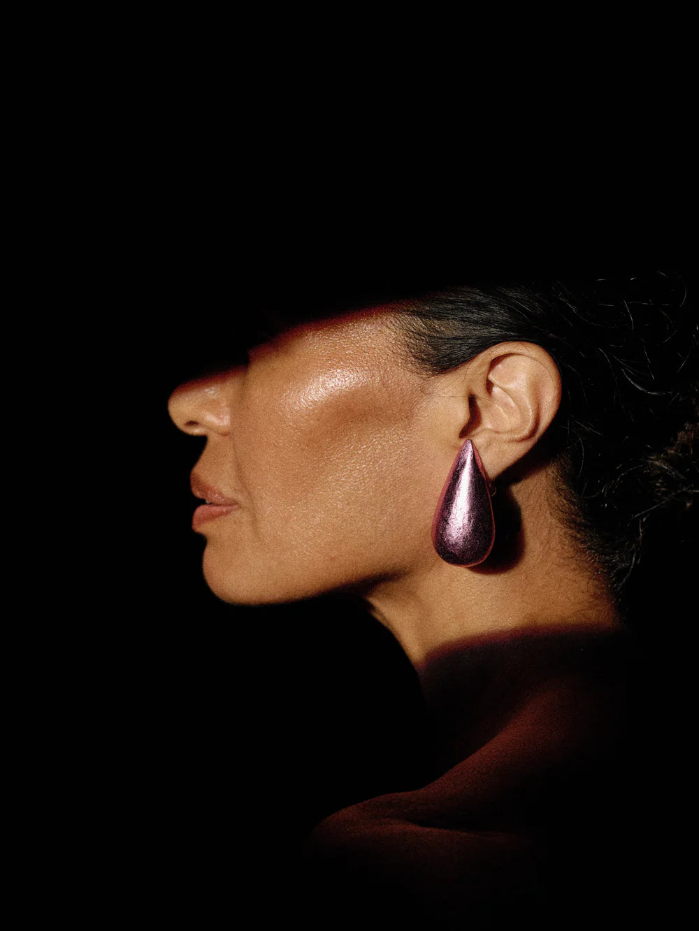 Pendientes fucsia MONIES modelo NIA