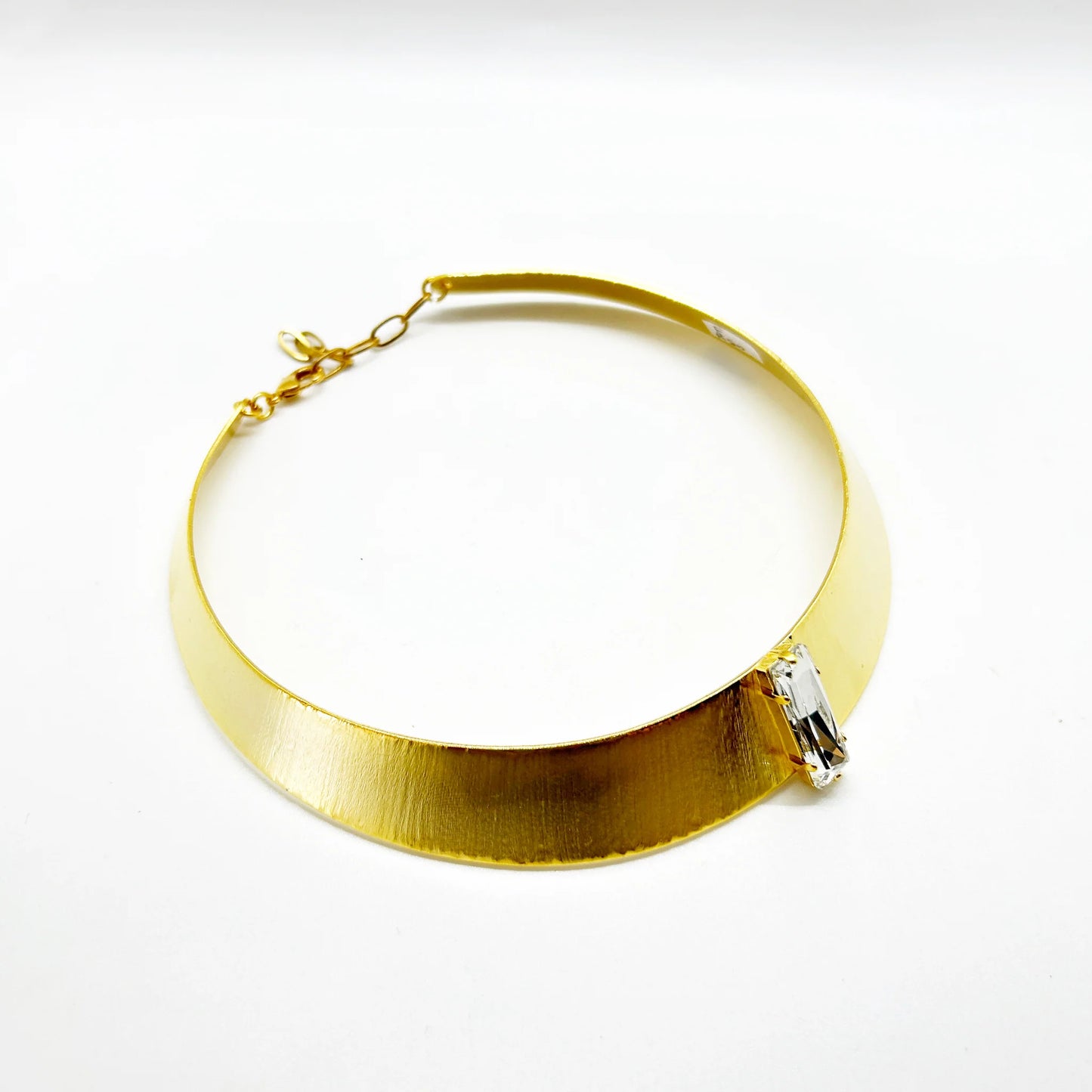 Choker oro primitivo y cristal swarovski color ahumado