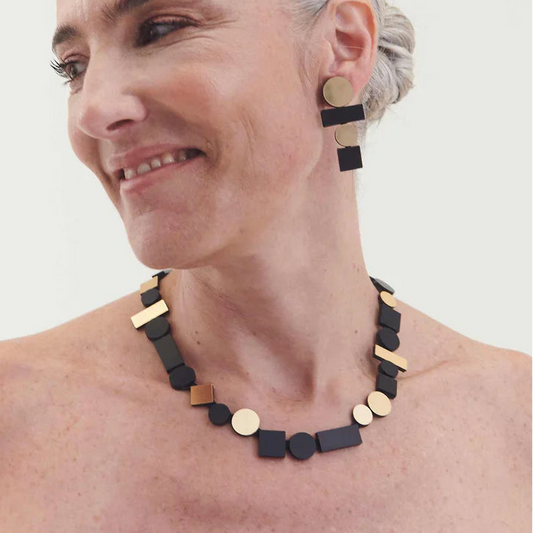 Collar de círculos  de resina oro-negro  efecto espejo