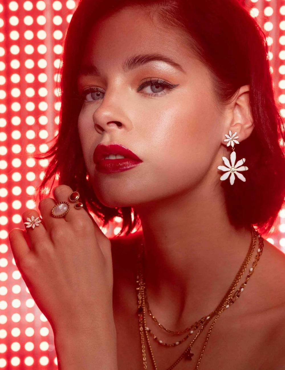 Pendientes: margaritas negro y oro