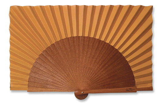 Abanico artesanal de madera de bocapi y algodón color canela