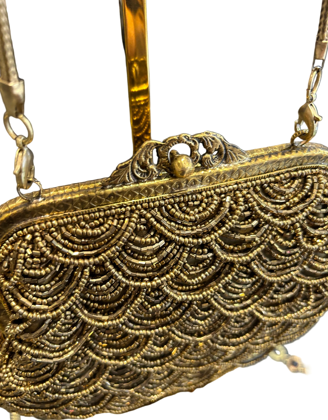 Bolso  de fiesta estética vintage con mostacillas doradas
