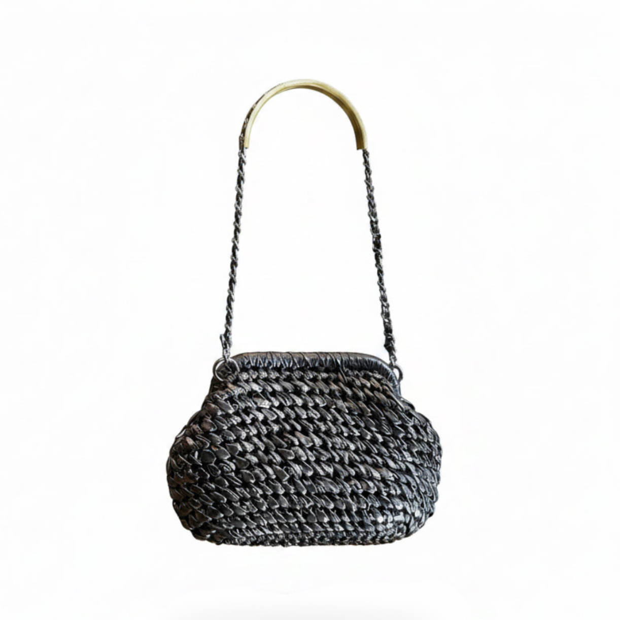 Bolso artesanal trenzado plata oscuro metalizado  con cadena  | FAHOMA