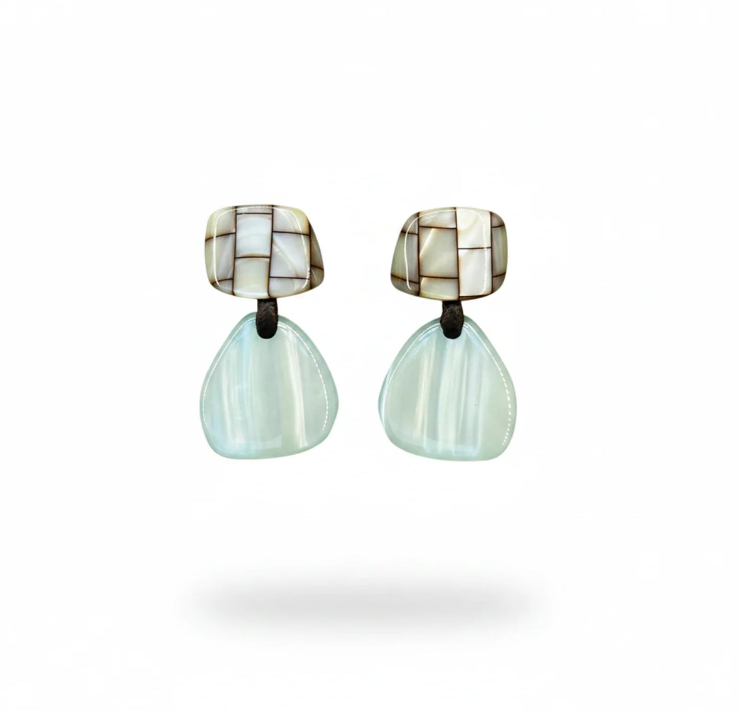 Pendientes de resina italiana color celeste y mosaico beige