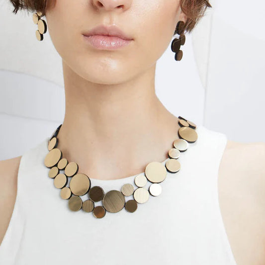 Collar círculos acrílicos dorados efecto espejo