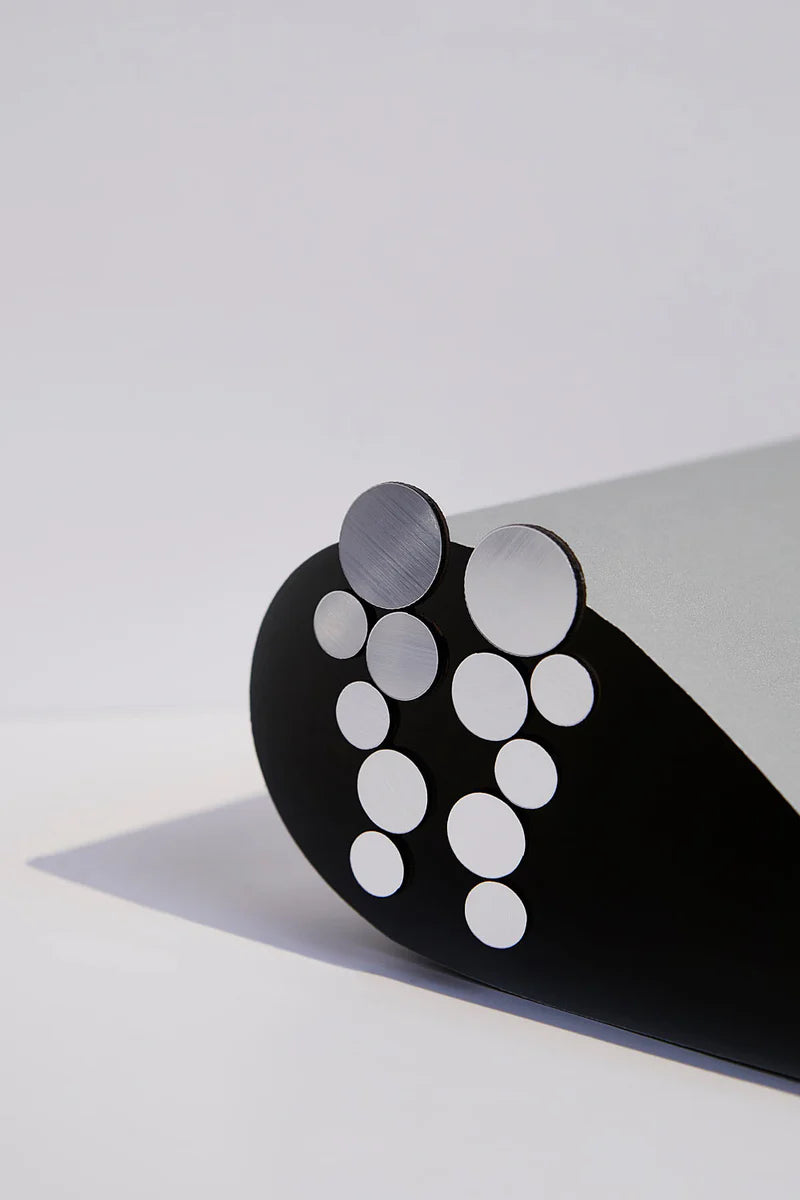 Pendientes círculos plateados acrílicos- efecto espejo