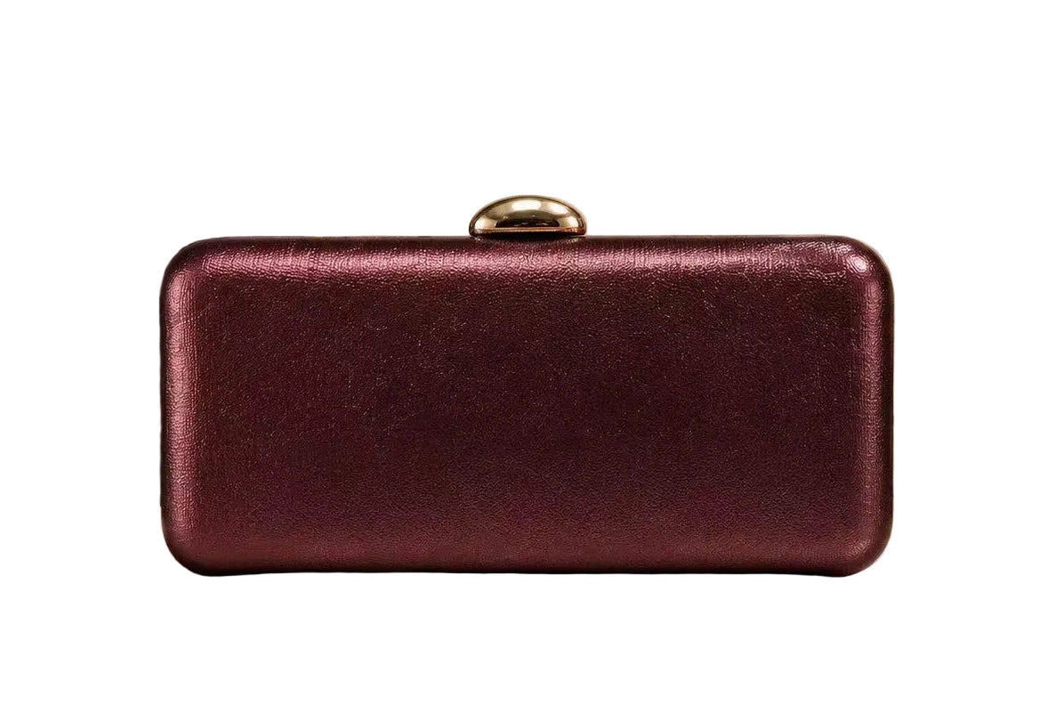 Clutch de fiesta color púrpura y cierre dorado