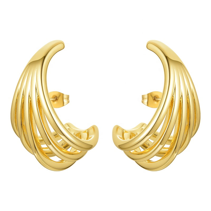 Aros dorados en garra