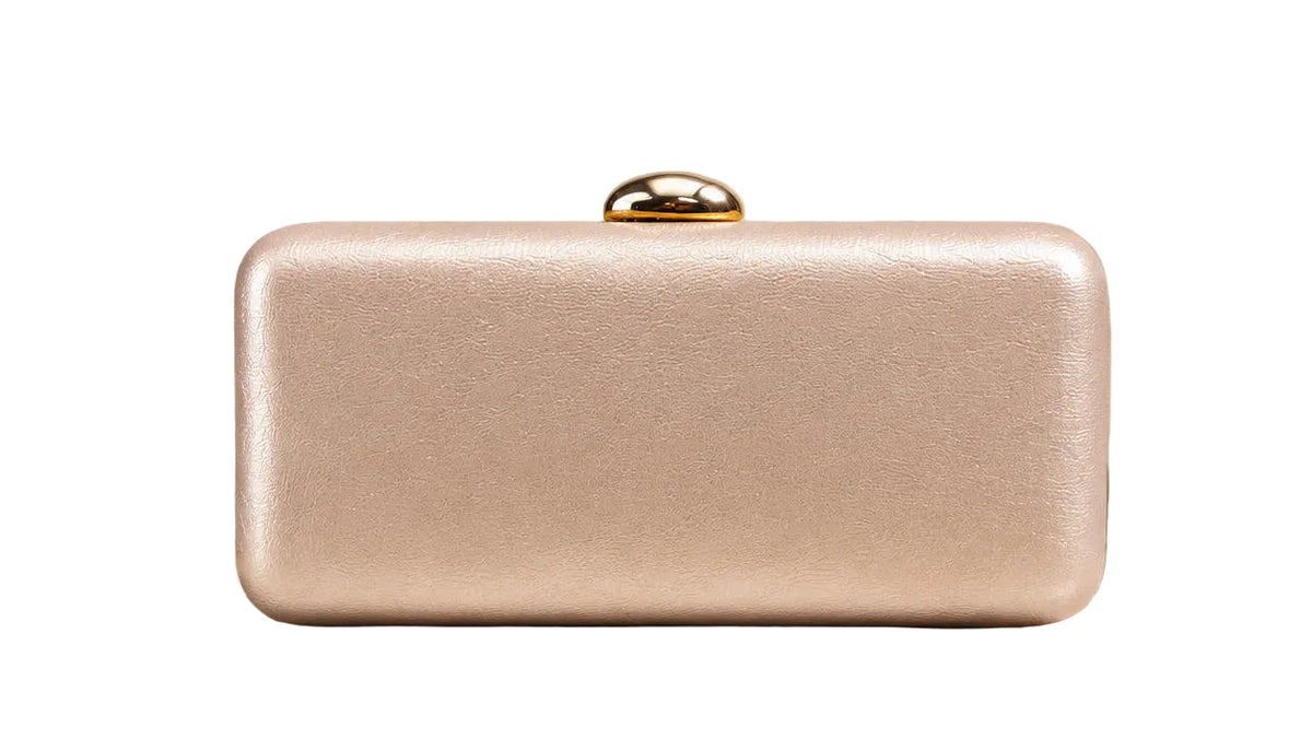 Clutch de fiesta color rosa pálido y cierre dorado