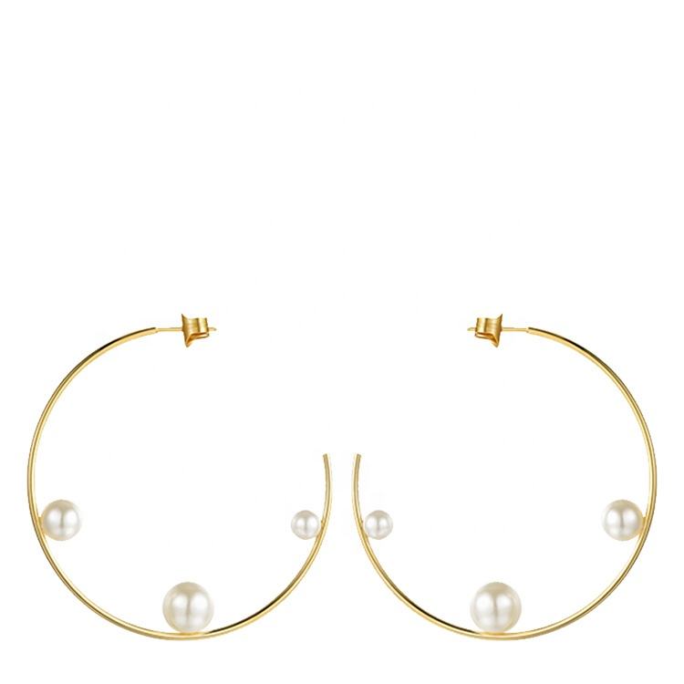Aros dorados con perlas de acero inoxidable bañados en oro | FAHOMA