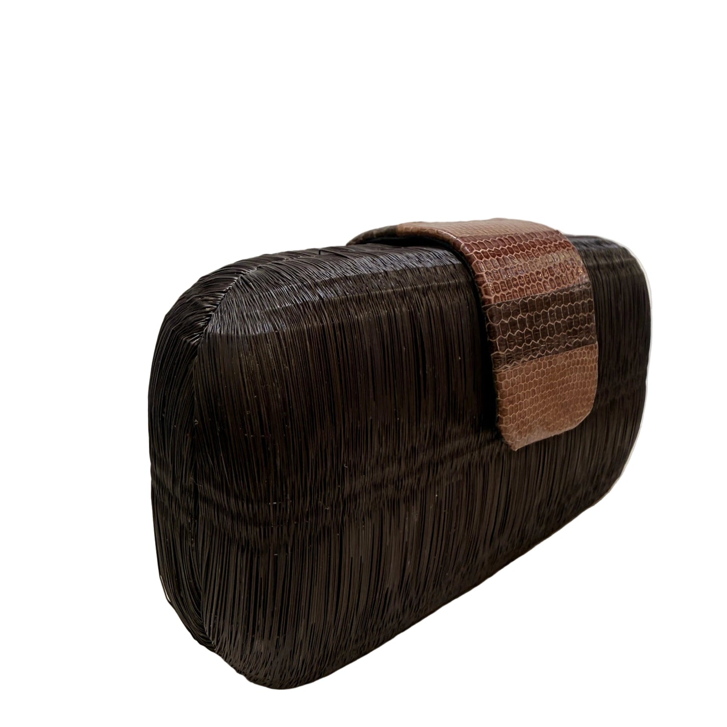 Bolso artesanal en marrones: buntal y piel de serpiente