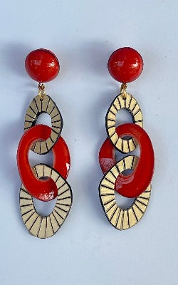 Pendientes largos de resina natural aros rojos y oro