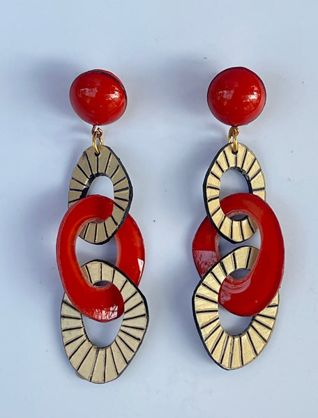 Pendientes largos de resina natural aros rojos y oro