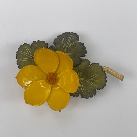 Broche flor amarilla y tallo en resina orgánica