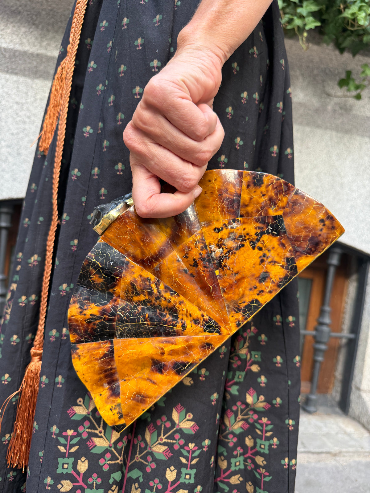 Bolso joya de nácar natural  color habanos- Lujo artesanal