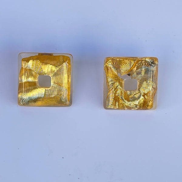 Pendientes cuadrados en resina traslúcida y gold foil