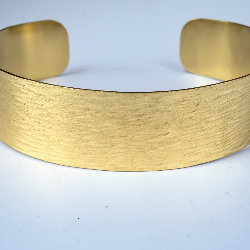Choker dorado rígido