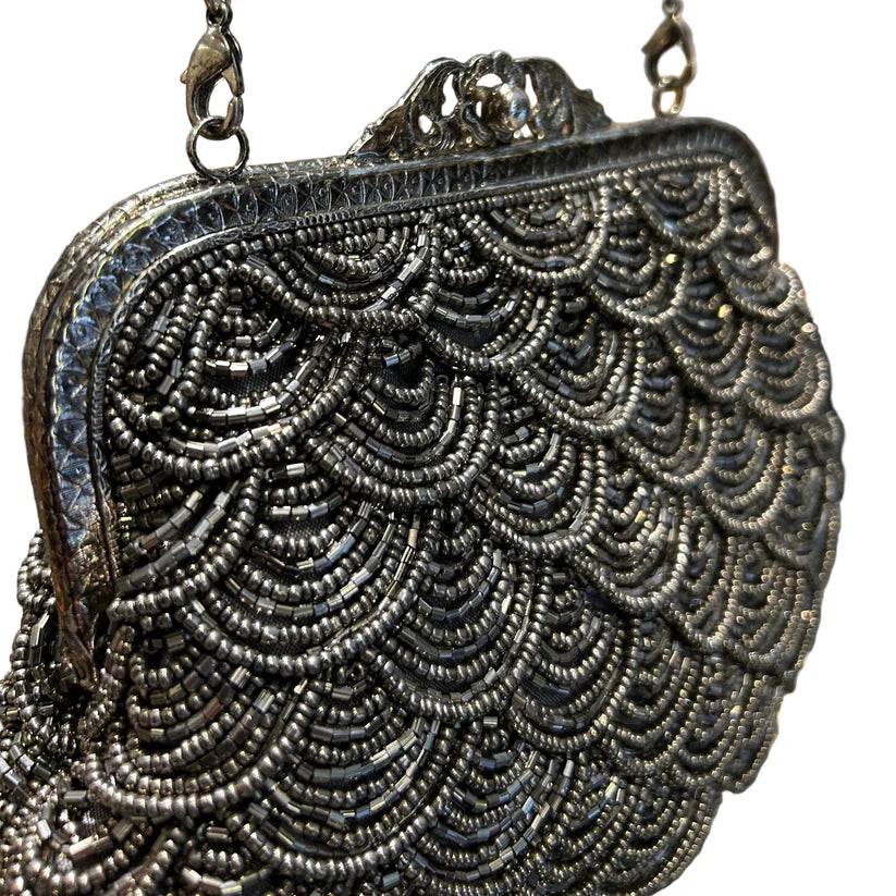 Bolso  de fiesta estética vintage con mostacillas plata oscura (gun)