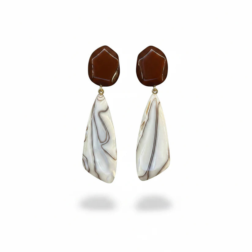 Pendientes de resina italiana en marrón y blanco efecto marmolado
