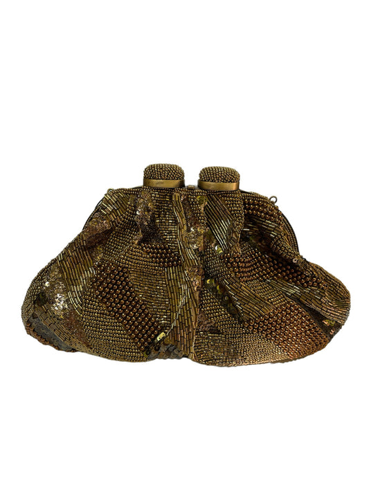 Clutch estilo vintage bordado en dorados