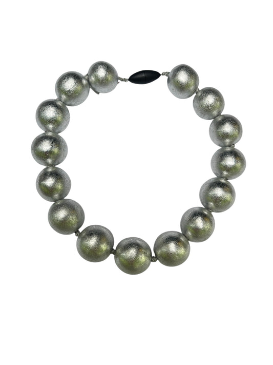 Collar FAHOMA madera y pan de PLATA resinado