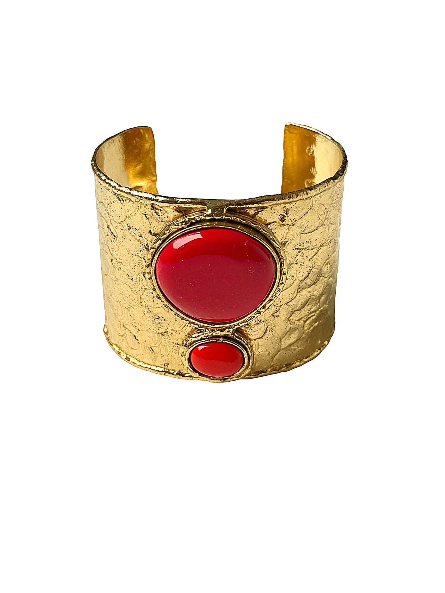Brazalete Artesanal en Bronce con Piedras Naturales Rojas – Pieza Única y Elegante