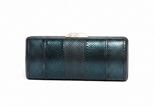 Clutch piel serpiente color azul