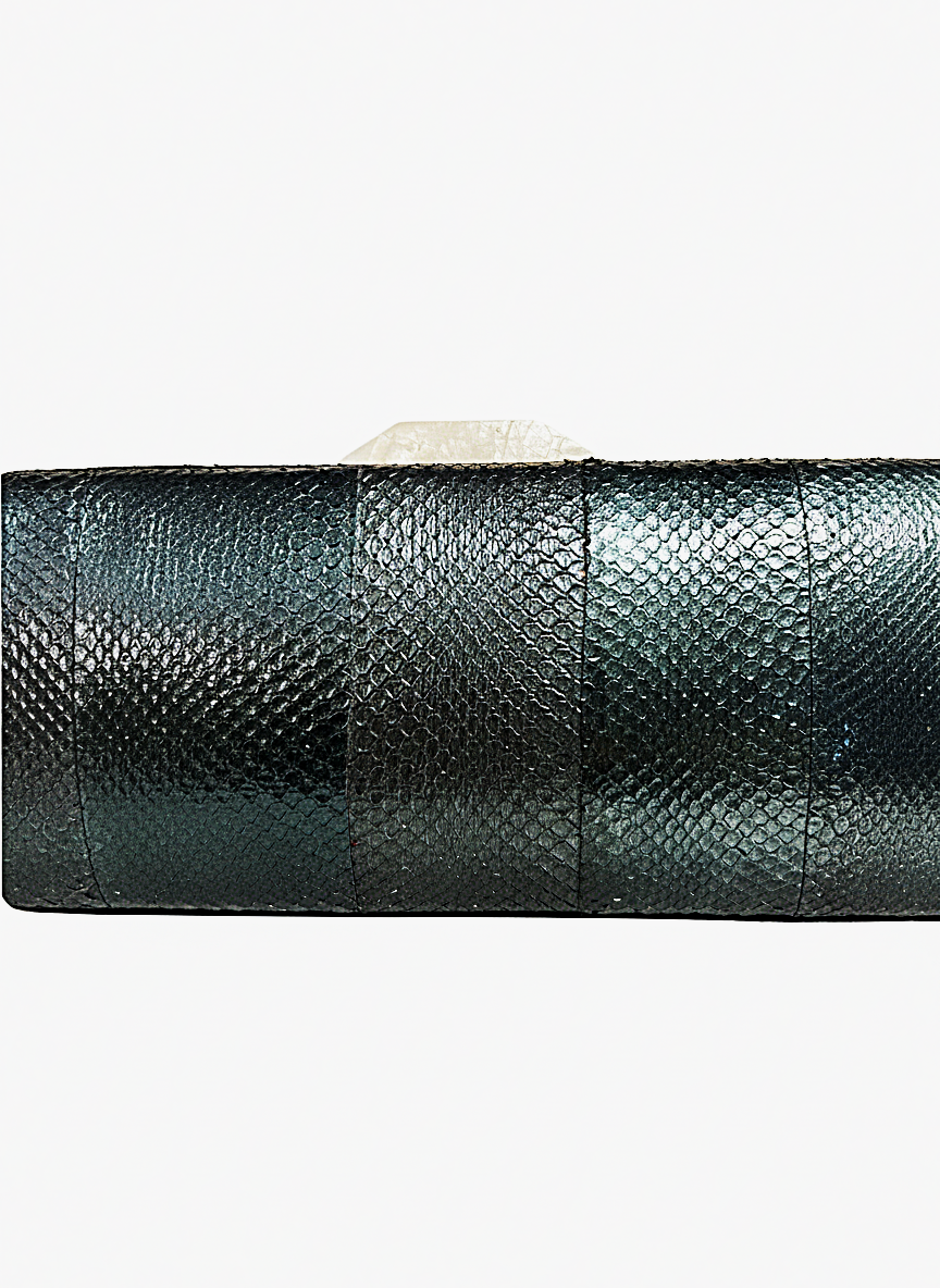 Clutch piel serpiente color azul