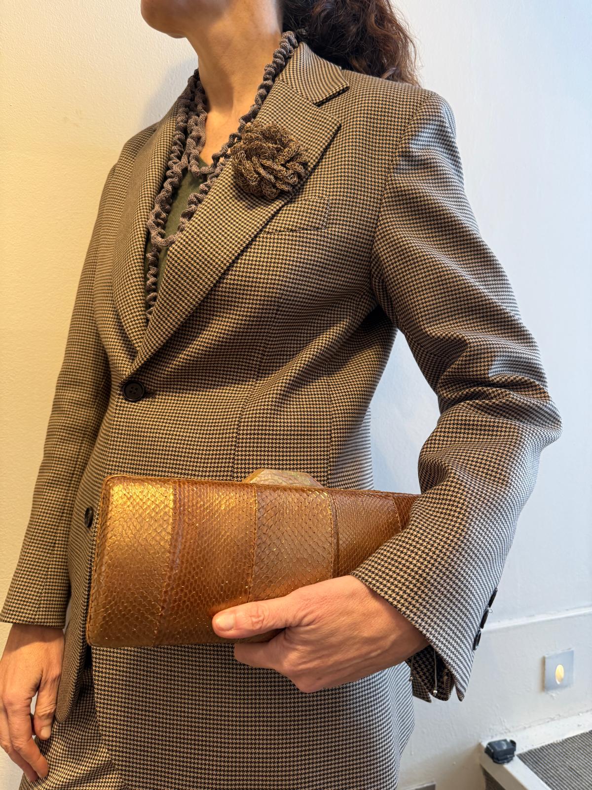 Clutch piel serpiente color azul