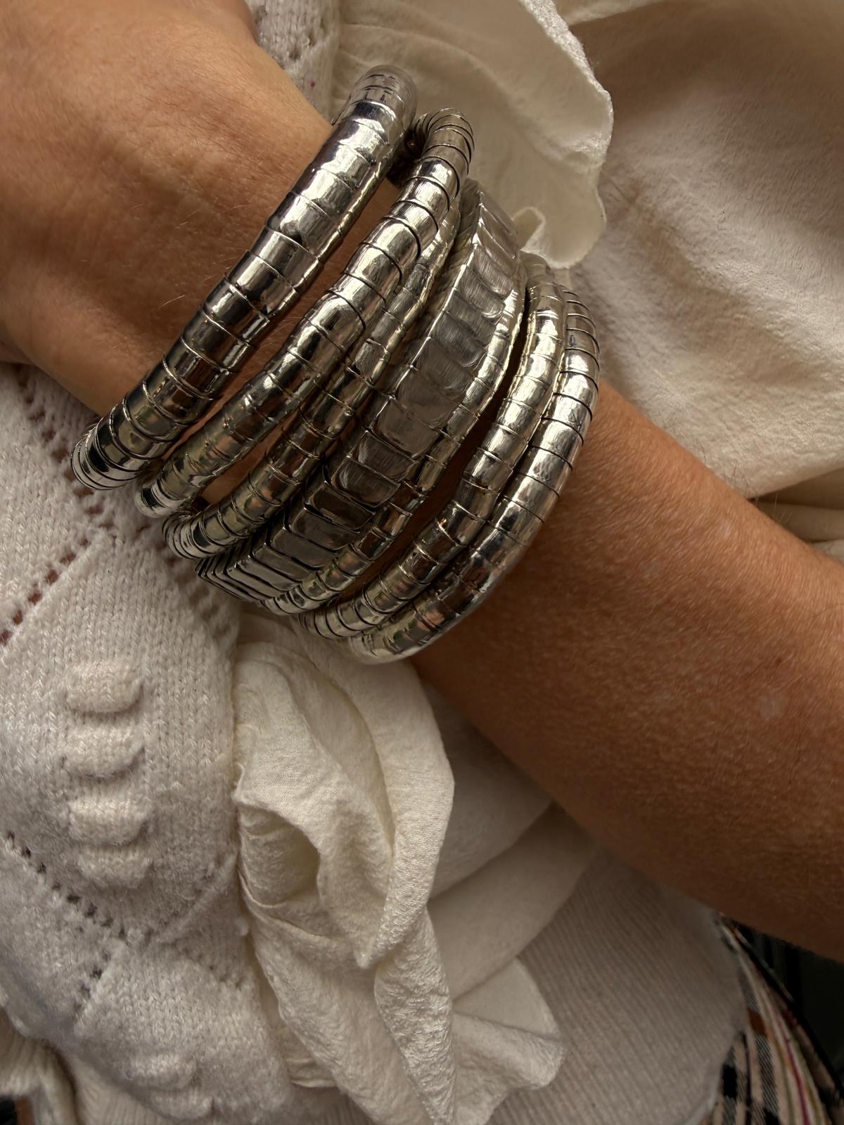 Brazalete 7 esclavas bronce acabado plateado