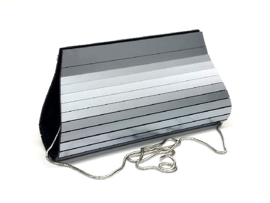 Bolso de mano en acetato gris con cadena | Diseño artesanal fabricado en España