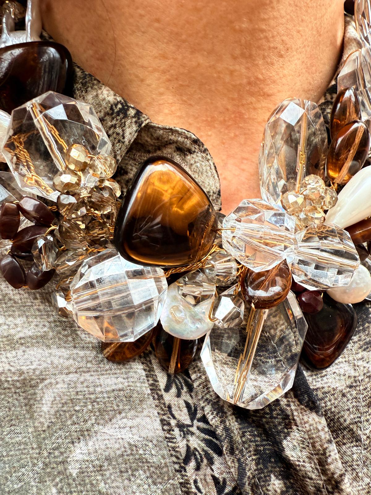 Collar artesanal Fahoma en resina, perla y cristal | Pieza única