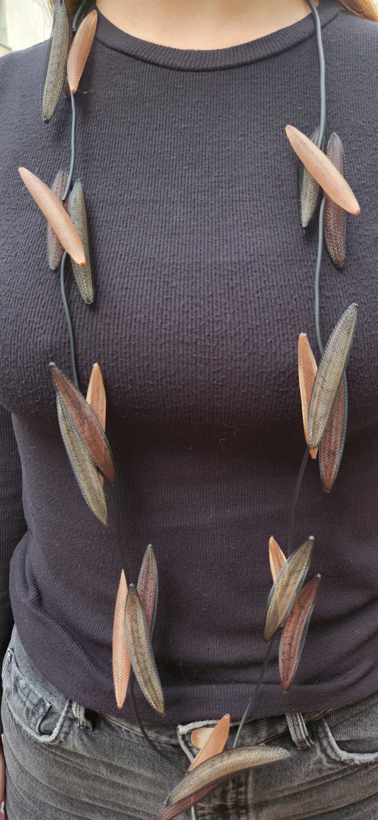 Collar largo red invisible colores marrones