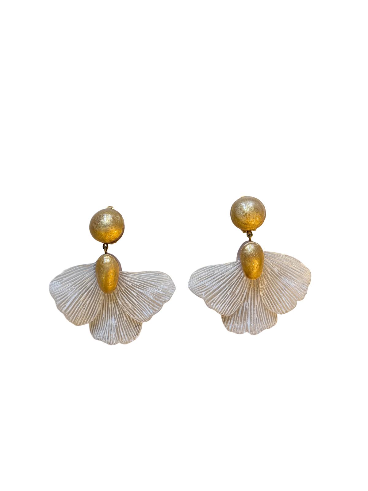Pendientes alma de resina color blanco y oro